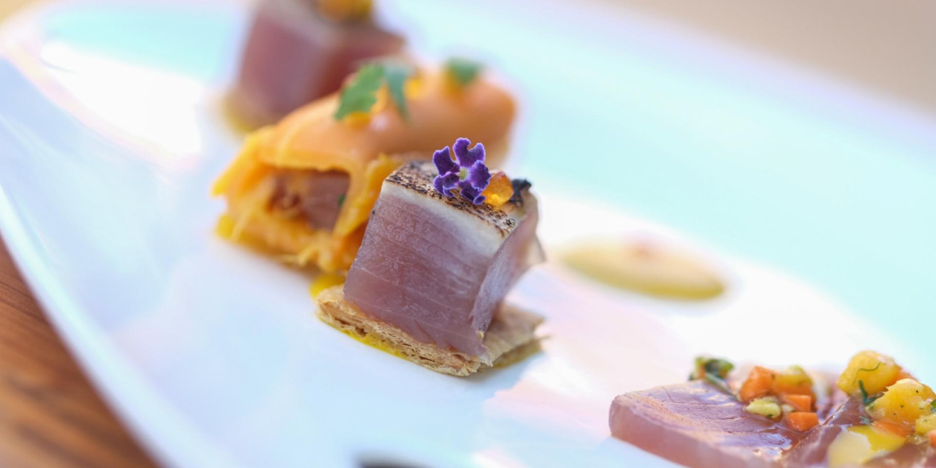 Poisson Cru in Luxury Hotel Nuku Hiva Chef Thomas Lazar - Tahiti Tourisme © G.boissy Alesimedia