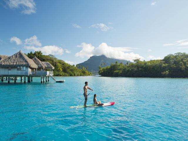 Stand Up Paddle in th Lagoon of Bora Bora