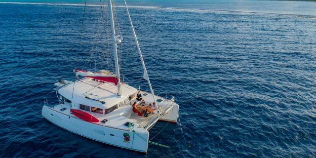 Charter Nautique avec vue sur Tetiaroa - Tahiti Tourisme © Tahiti Fly Shoot