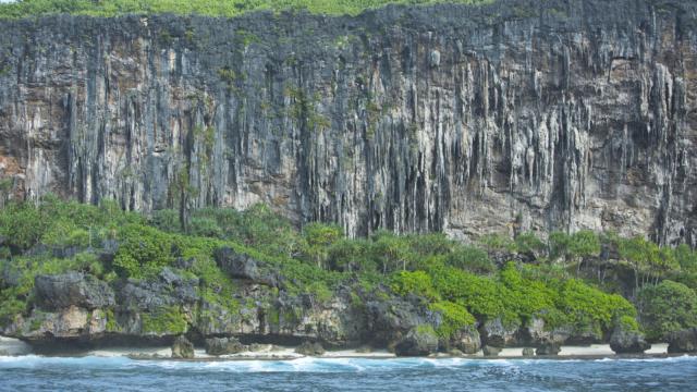 Falaise de Rurutu - © Tahiti Tourisme