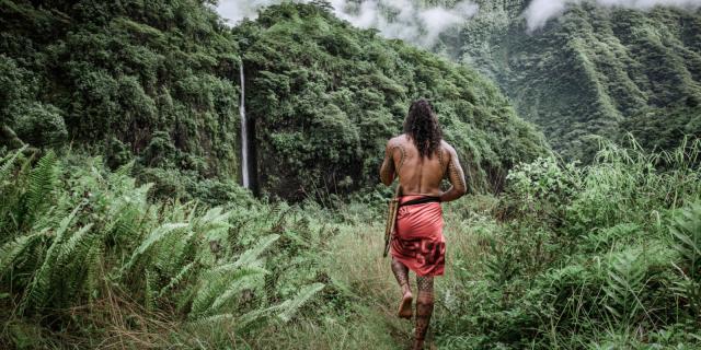 Cultural Guide in the Valley of Papeno'o - Tahiti Tourisme