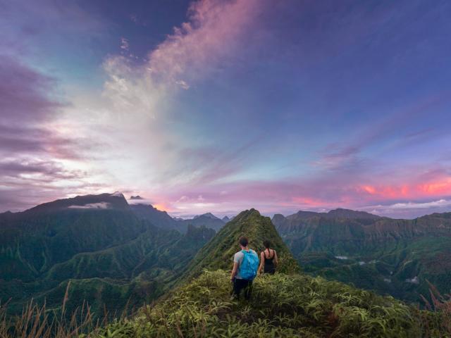 La Vue Depuis Le Mont Marau à Tahiti Tahiti Tourisme © Myles Mcguinness