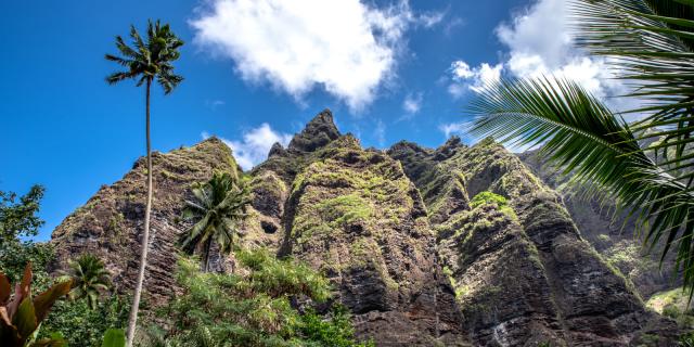 Nuku Hiva Falaises Tahiti Tourisme © Stéphane Mailion Photography