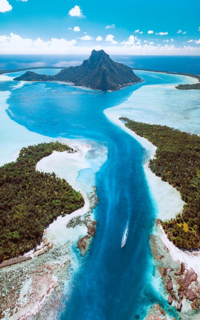 Vue somptueuse sur Maupiti et son lagon - Tahiti Tourisme © Karl Shakur