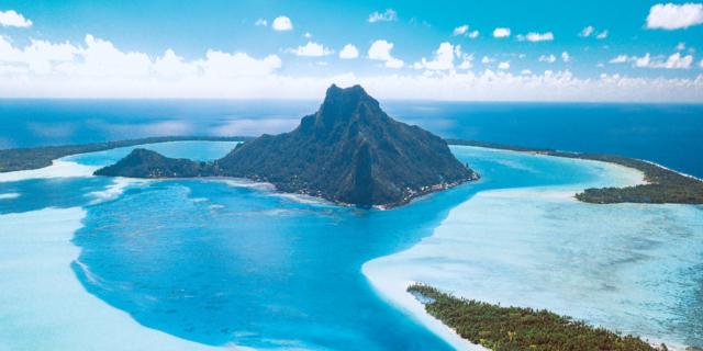 Vue somptueuse sur Maupiti et son lagon - Tahiti Tourisme © Karl Shakur