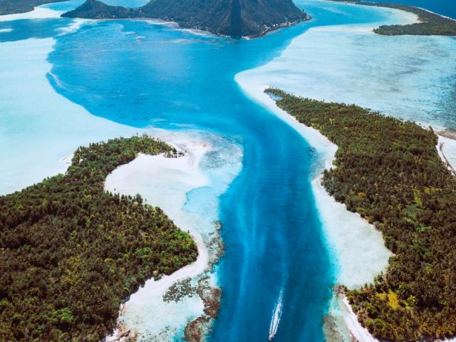 Vue somptueuse sur Maupiti et son lagon - Tahiti Tourisme © Karl Shakur