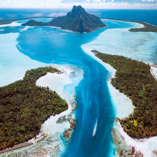 Vue somptueuse sur Maupiti et son lagon - Tahiti Tourisme © Karl Shakur