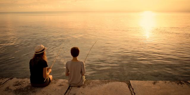 Pêche Au Coucher Du Soleil - Tahiti Tourisme© Hélène Havard