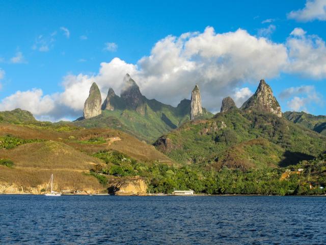 Pillars of Ua Pou Tahiti Tourisme © Shutterstock