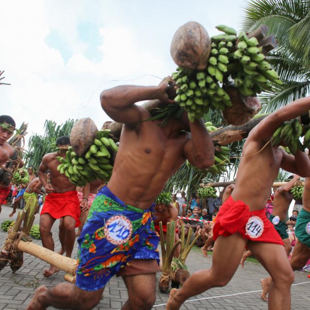 Fruit Carrier’s Race