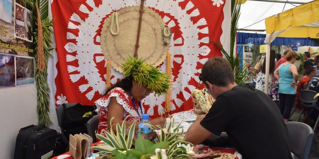 Exhibition Stand Pension Raivavae Tama - © Tahiti Tourisme