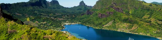 Vue Aérienne Sur La Baie De Moorea - Tahiti Tourisme © Stéphane Mailion Photography