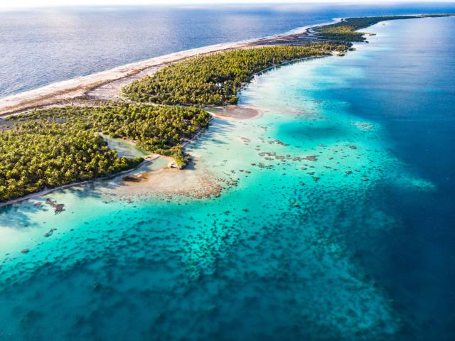 Vue Aérienne De L'île De Ahe - Tahiti Tourisme © Stéphane Mailion Photography