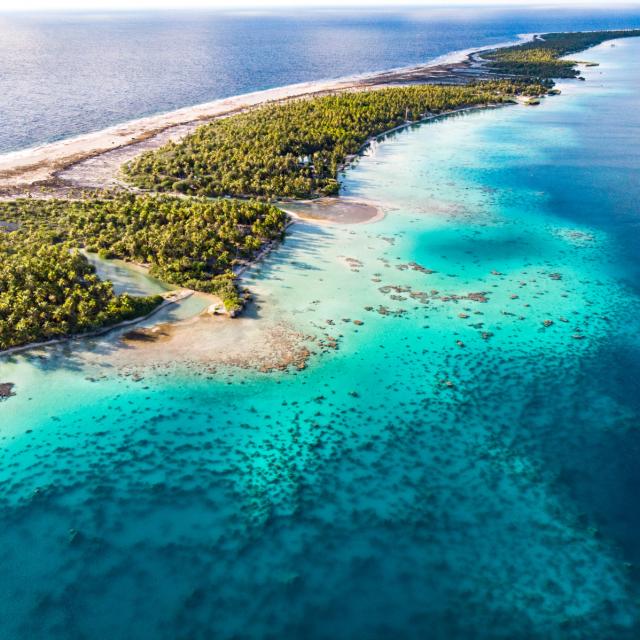 Vue Aérienne De L'île De Ahe - Tahiti Tourisme © Stéphane Mailion Photography