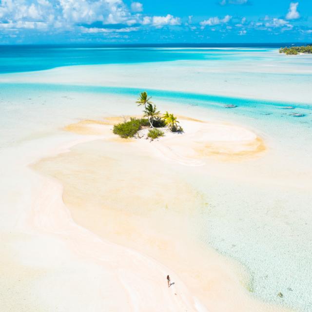 Aerial View Over White Sandy Beach on Motu in Fakarava Tahiti Tourisme © Jim Winter