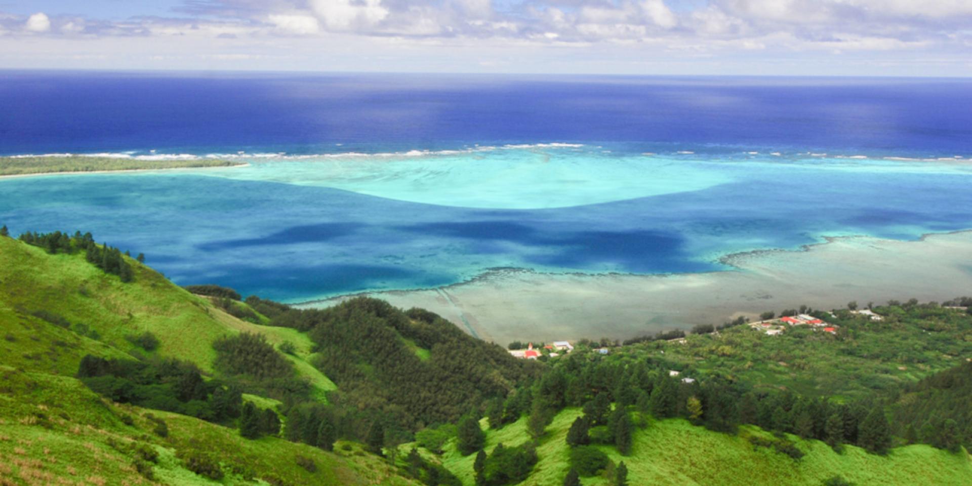 View From Mount Hiro in Raivavae - Tahiti Tourisme © Frédéric Cristol