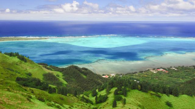 View From Mount Hiro in Raivavae - Tahiti Tourisme © Frédéric Cristol