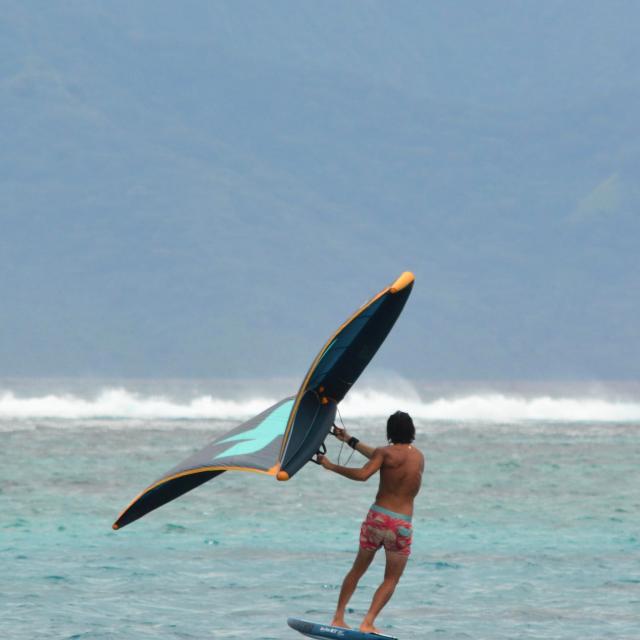 Foil Avec Aile Gonfable © Tahitoa Schmitt Marama