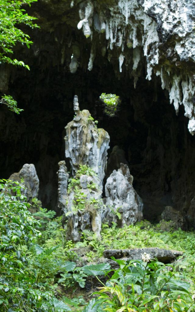 Les Grottes De Mitterrand De Rurutu - © Tahiti Tourisme