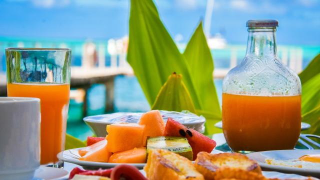 Petit Déjeuner Polynésien - Tahiti Tourisme © Teriitua Maoni