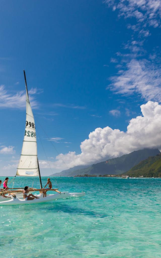 Pirogue à Voile Moorea - Tahiti Tourisme