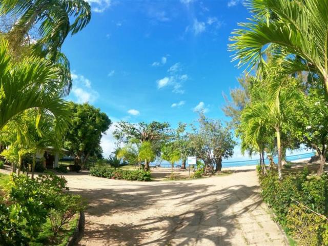 The Beach at Pk 18 Tahiti Tourisme