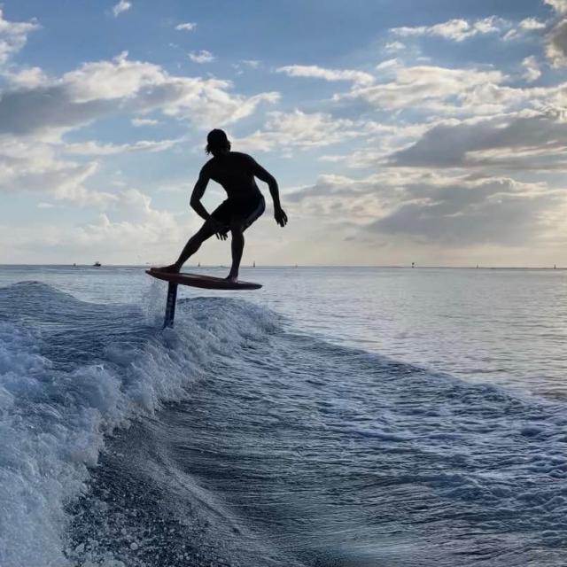 Surfeur En Foil © Tahitoa Schmitt Marama