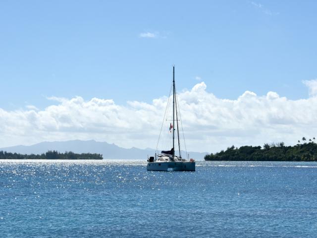Sailboat cruise on Bora Bora lagoon