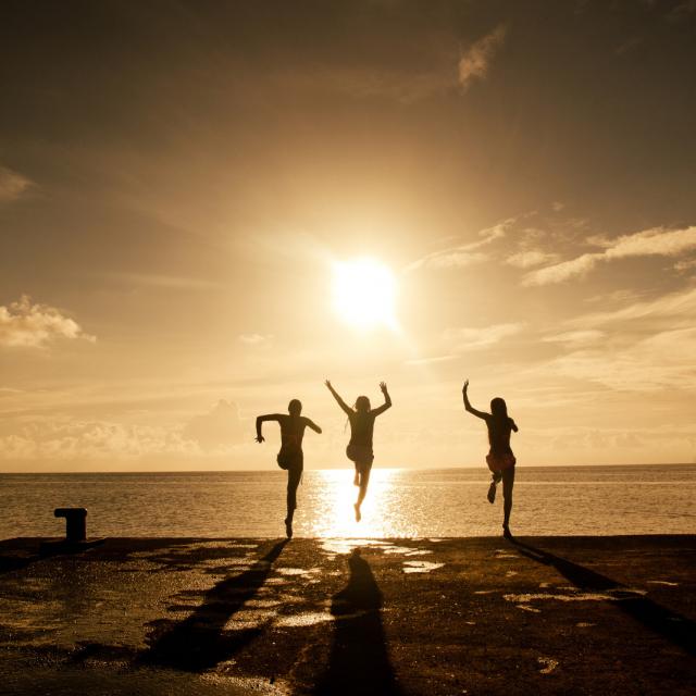 Sunset Rangiroa - © Hélène Havard