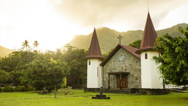 hatiheu, eglise des sacres coCathédrale Notre-Dame des Marquises - Nuku Hiva