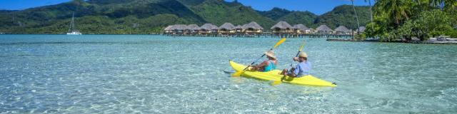 Kayak dans le lagon de Tahaa